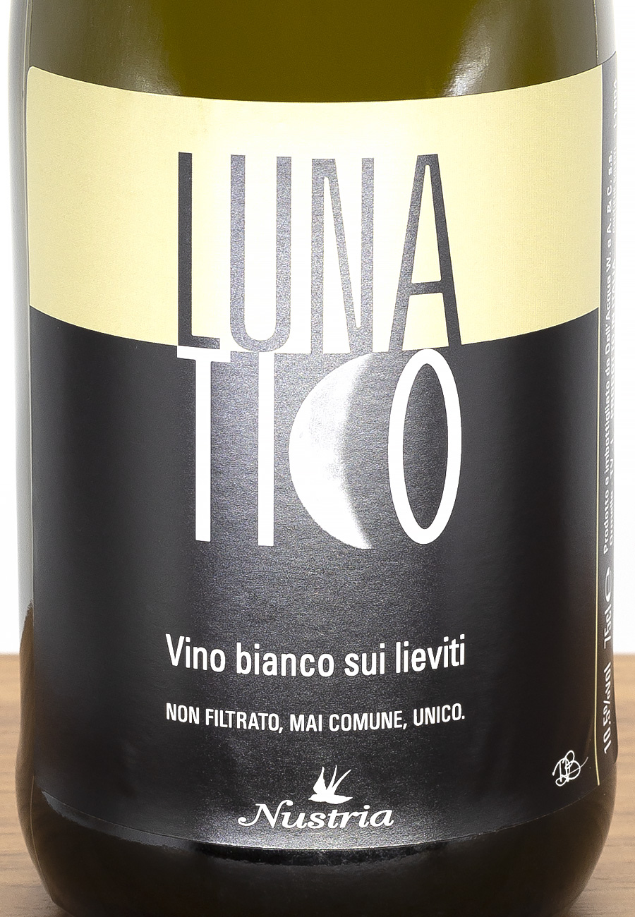 nustria_lunatico_vino-bianco-sui-lieviti_02
